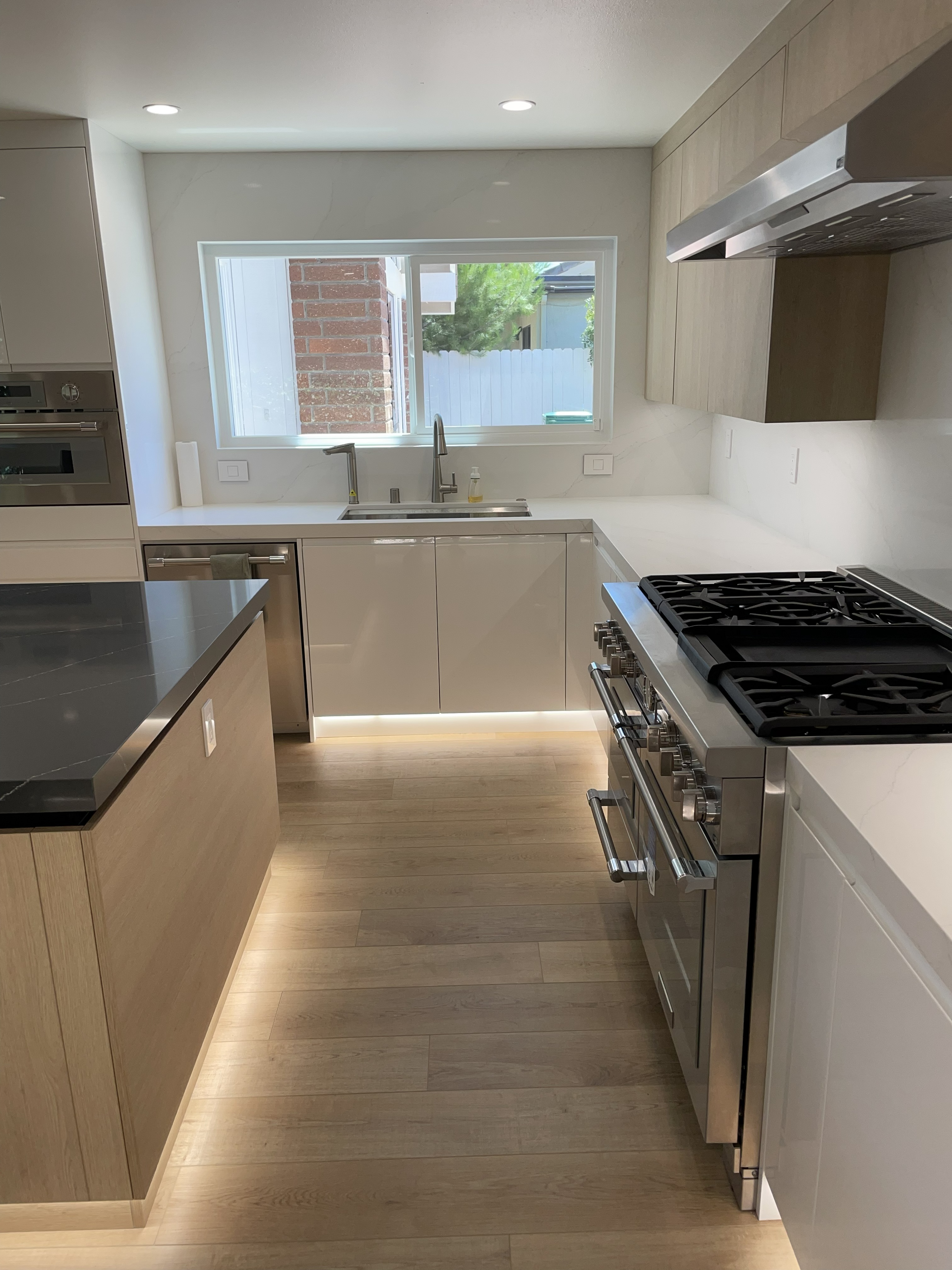 Irvine Modern Custom Cabinetry by Luna Cabinets