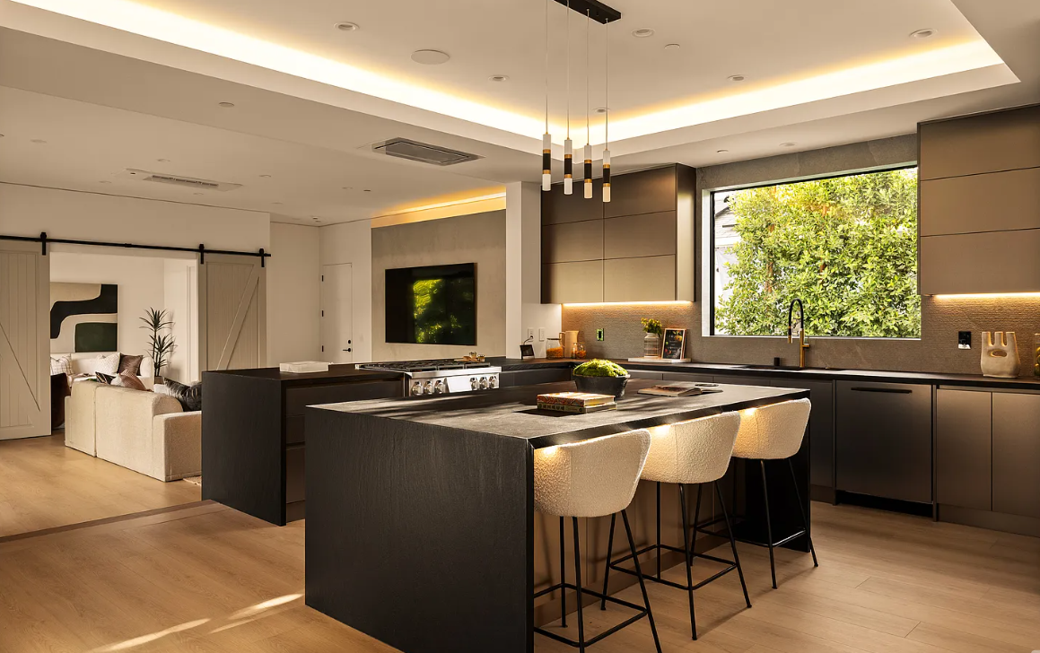 Custom Kitchens project by Luna Cabinets
